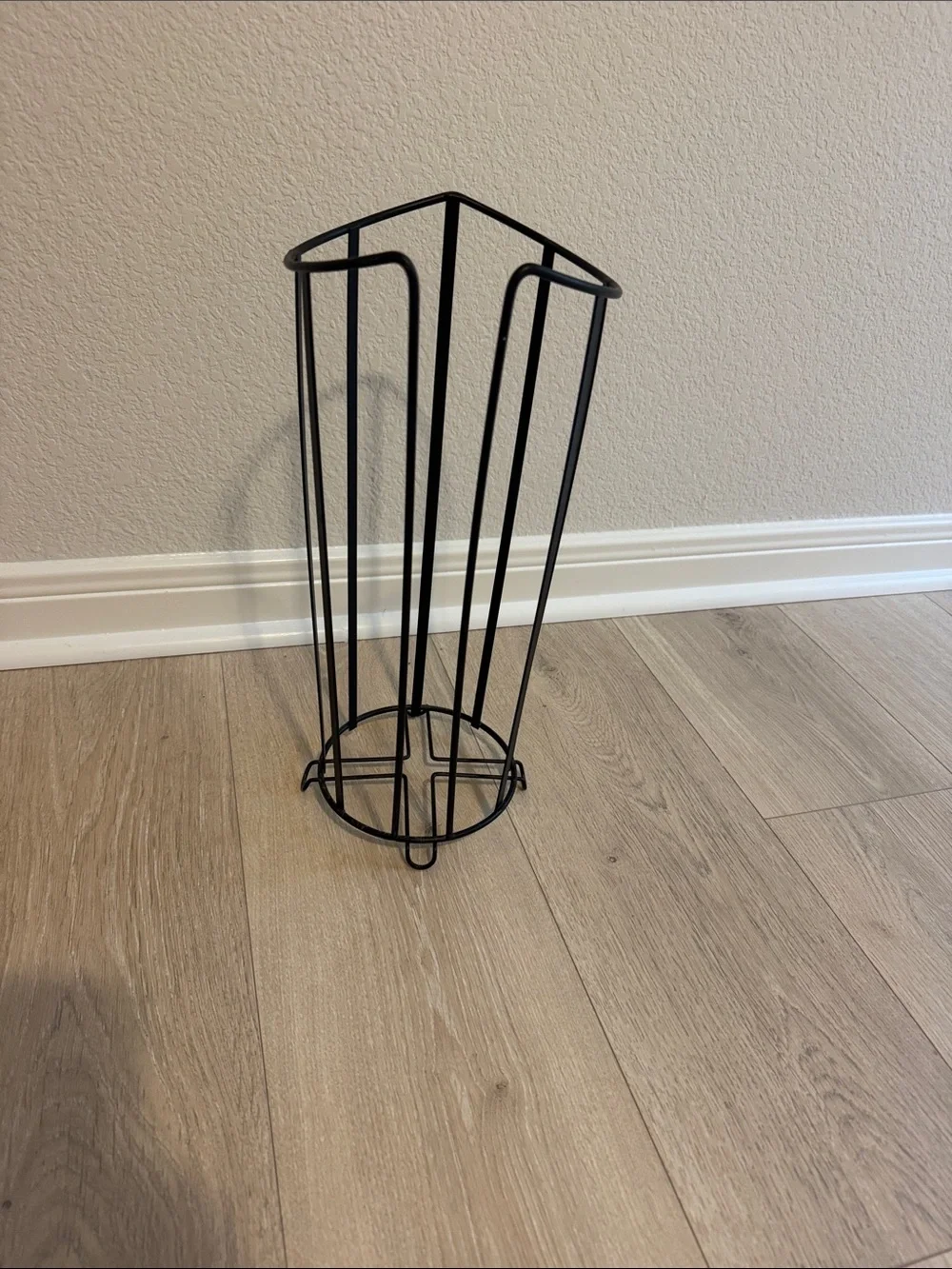 Black metal toilet paper holder